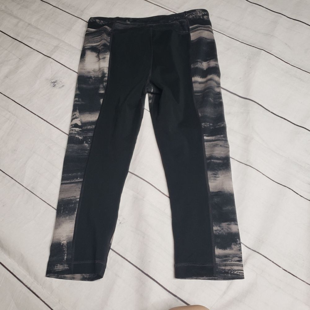Under Armour cropped running pants small - Picture 2 of 5